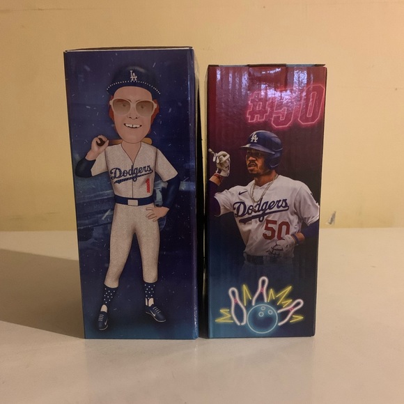 LA DODGERS - ELTON JOHN & MOOKIE BETTS BOBBLEHEADS - Picture 5 of 5